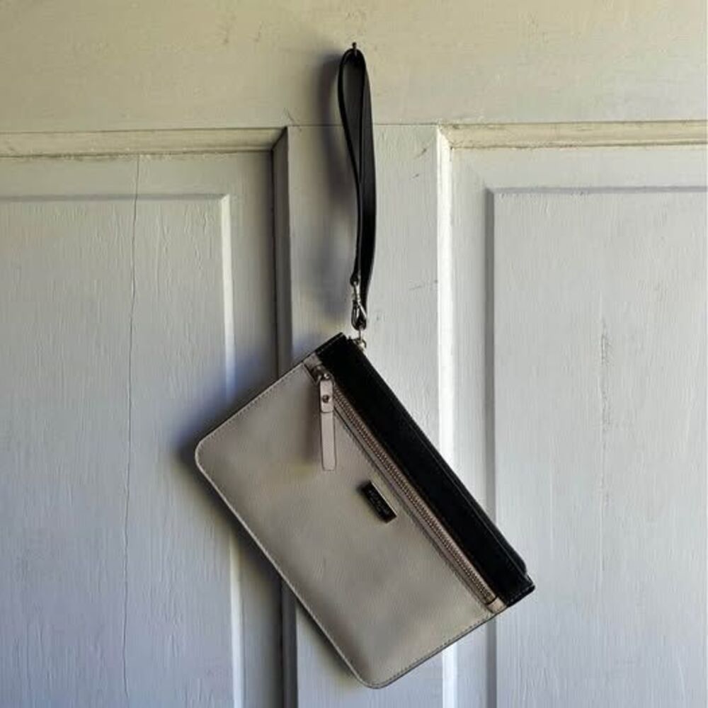 Kate Spade New York Wristlet Clutch